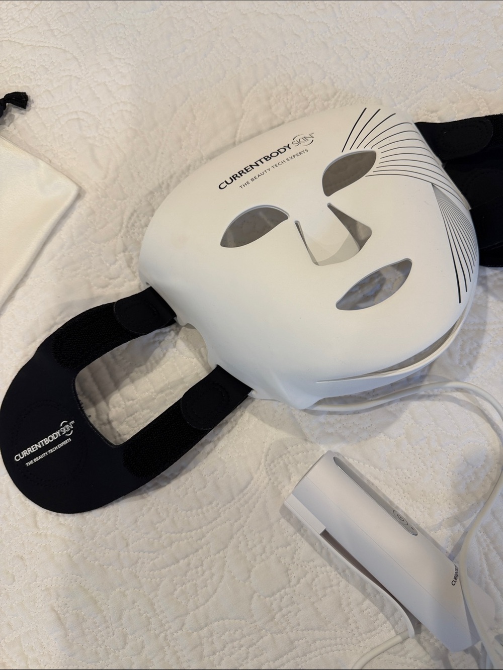 LED Red Light Therapy Mask Series 2 + 5 Hydrogel Masks - Picture 6 of 7